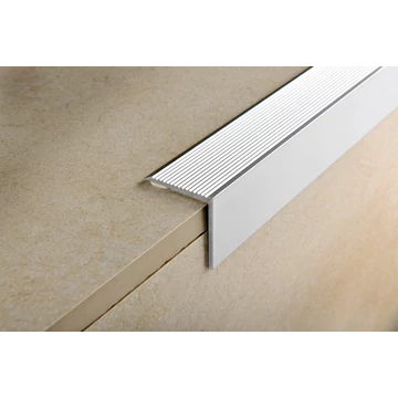 Progress Prowalk Öntapadós Eloxált Ezüst Alumínium Lépcsőprofil 22 x 22 mm (2,7m/szál) PWKAA 22A 